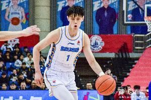 媒体人：北京没任何理由不给曾凡博澄清信 且篮协支持球员留洋