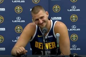 记者：你现在30岁了 约基奇：别提这个 我们不需要聊这个🤐