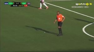 举国欢庆🎊佛得角晋级世界杯后全场沸腾，球员掩面哭泣球迷冲场