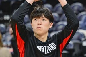 关注度高！赛后“杨瀚森哭了”词条冲上微博热搜榜第8