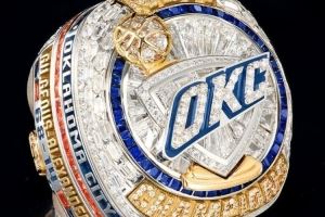 雷霆冠军戒指：14K白金与黄金打造 钻石镶嵌球员号码&内嵌副戒