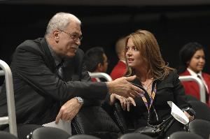 禅师：担任尼克斯总裁之后 迫于联盟的压力取消了珍妮的订婚