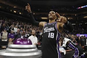 威少在自己生涯第18个赛季里砍下三双 NBA历史控卫首人图片