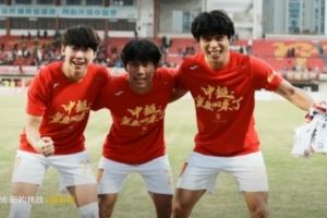 阮奇龙庆祝冲超:美好的一个赛季❤️一起期待2026新的挑战